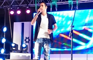מאחת ההופעות ביום העצמאות אולפני שיר, אולפני הקלטות, רובי ראובני, מאור טיירי, קידום אמנים